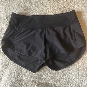 Lululemon “speed up” short
